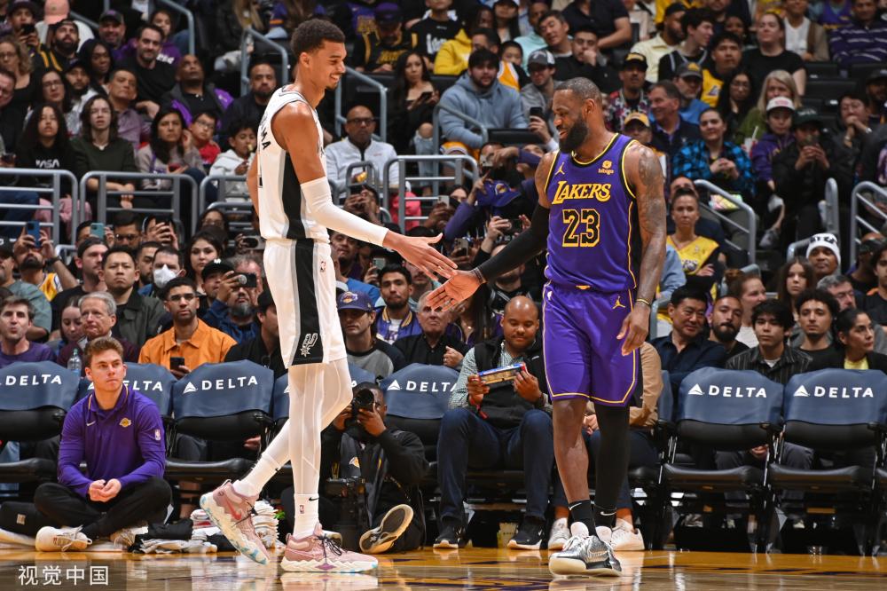 够在关键时 够在关键时