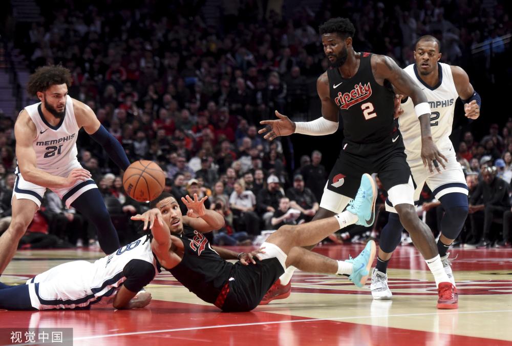 年轻球员培 年轻球员培